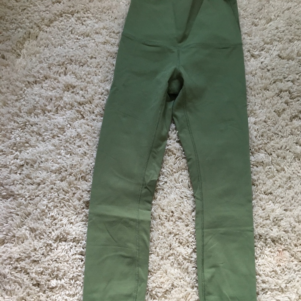 RARE! Hi-rise Wunder Under Leggings 🍋